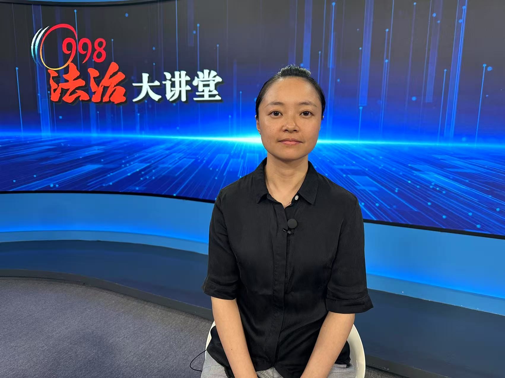 10月14日 成都市锦江区司法局 邻居建房导致的损失该由谁来承担？