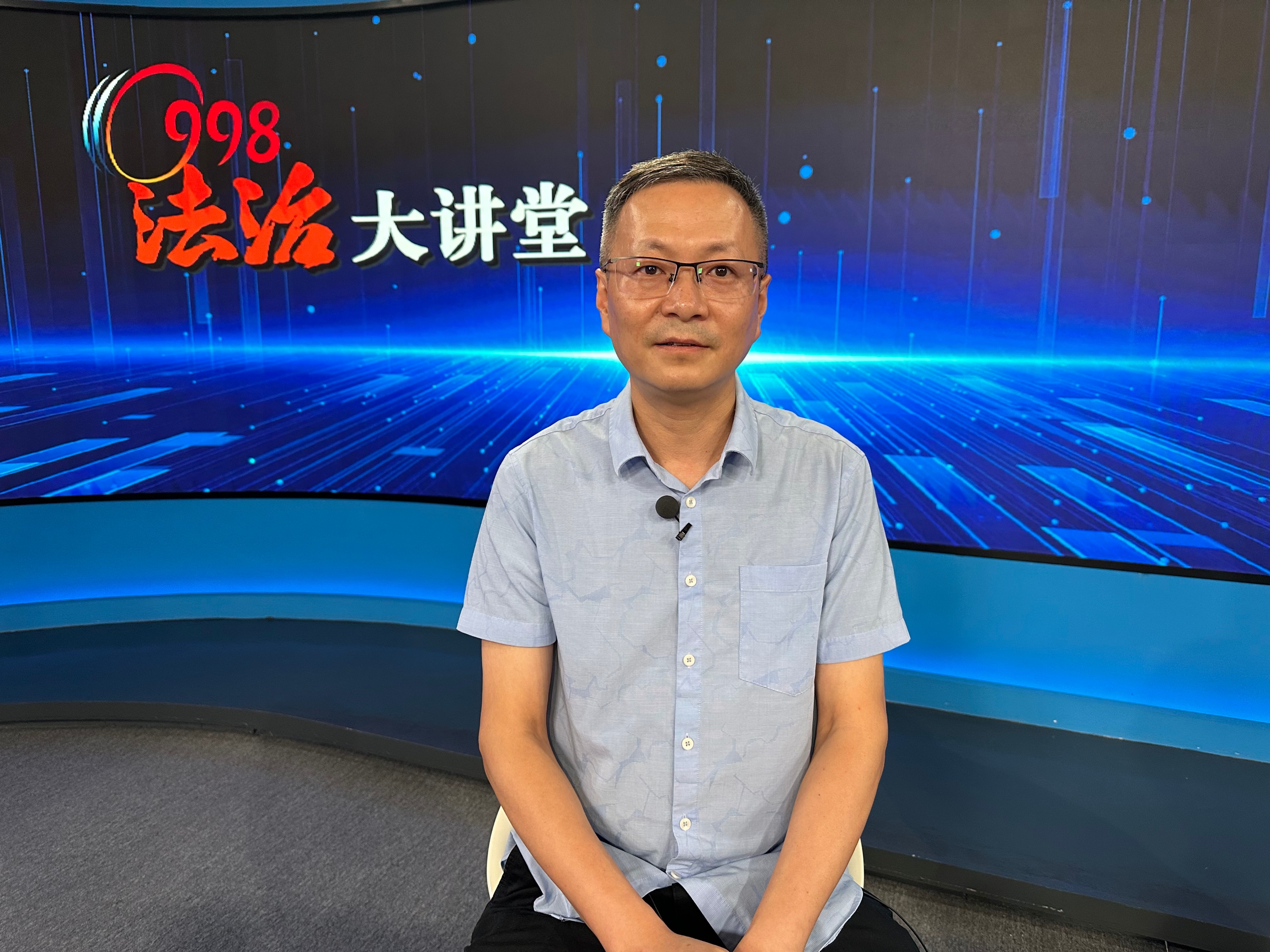 10月28日 金牛区司法局 职场红线的代价：一个销售精英的沉沦之路