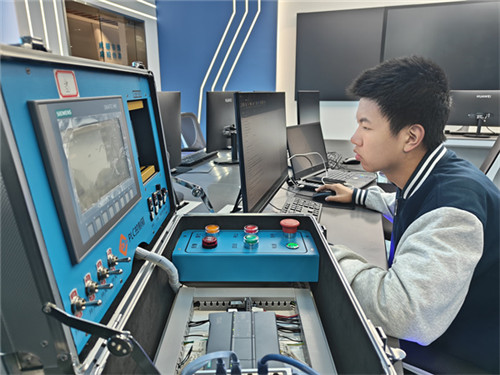 20251105_143225_217.jpg 20251105_143225_217.jpg