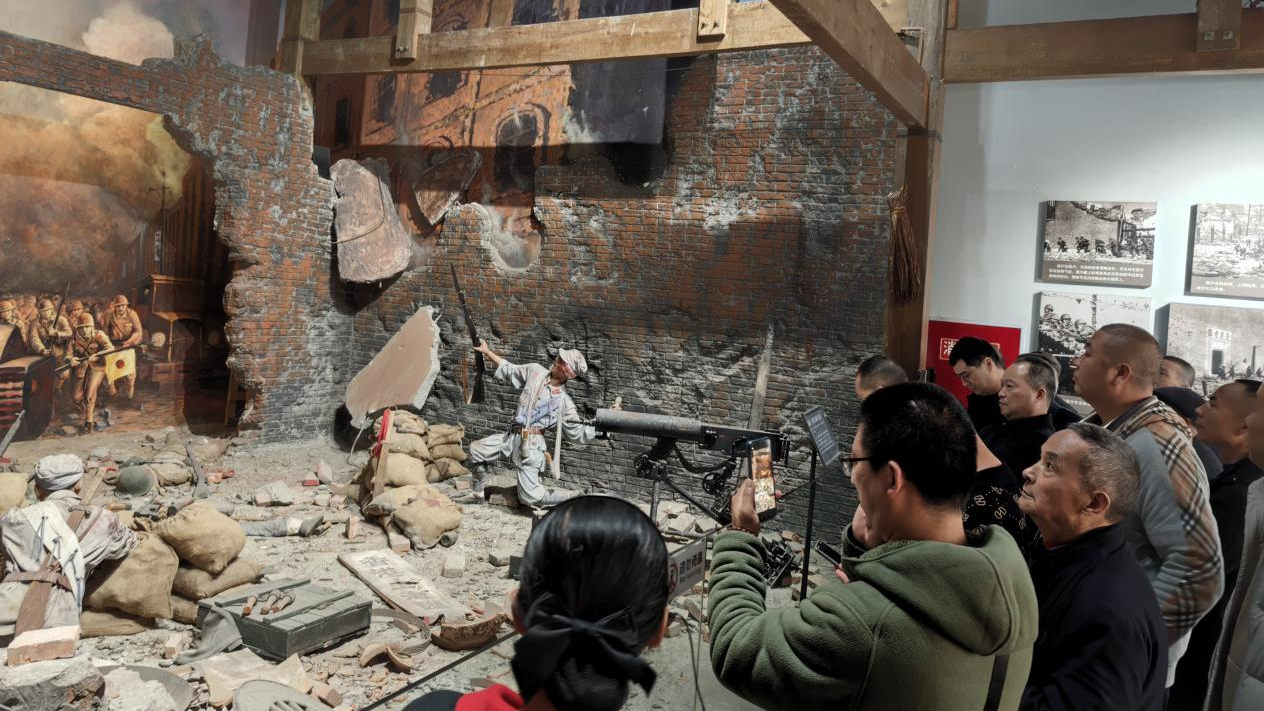 合作街道清江社区开展“忆军旅初心·悟使命担当” 退役军人参访活动