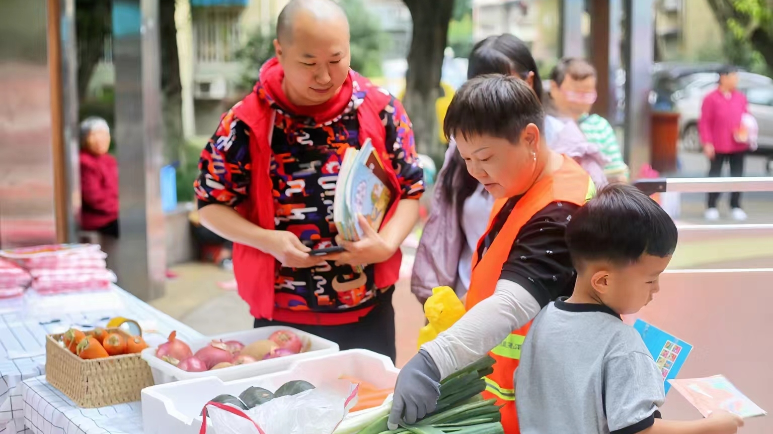 石羊街道“净优亮美”点亮居民幸福感