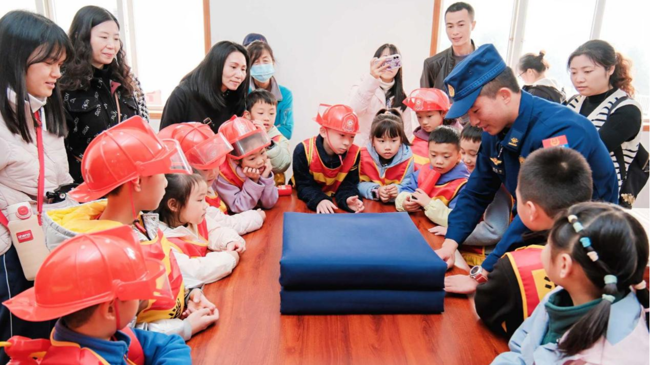 成都高新区肖家河街道开展12355护航青春主题活动