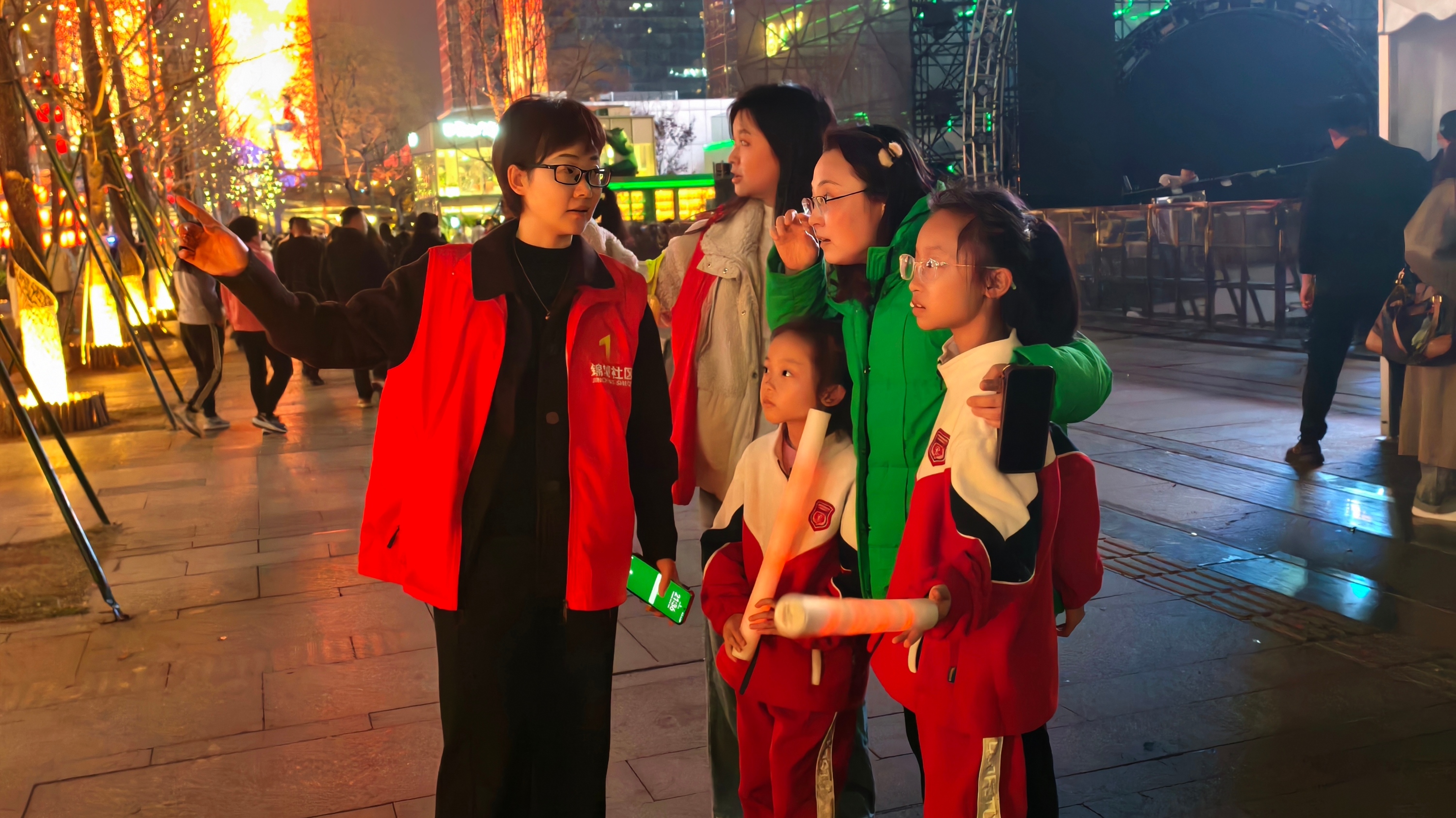 石羊守护者：元宵夜的平安底色