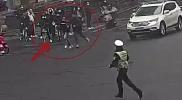 幸福成都 美在文明|成都“军警”联手擒贼 让文明城市更有底气!