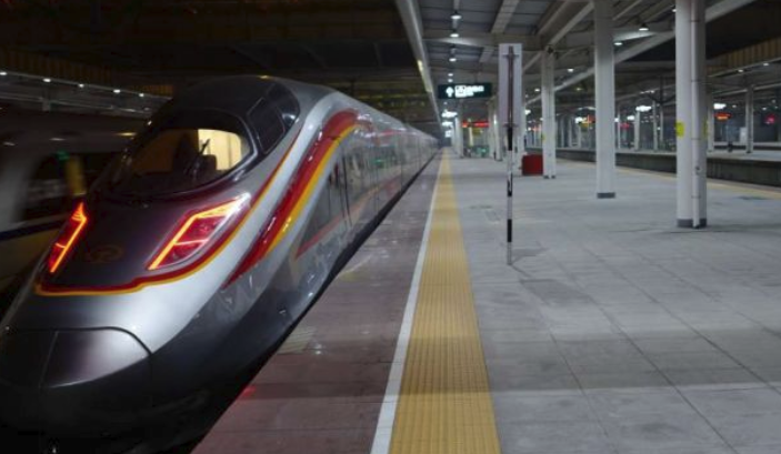 视频丨为了按期载客运营 首次在川落户的复兴号智能动车组经历了什么？一起了解→