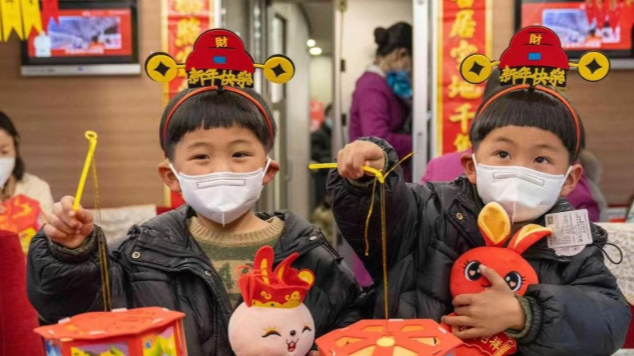 温暖回家路丨元宵节预计发送旅客135万人次 车站活动让旅客在旅途中感受浓浓“年味”