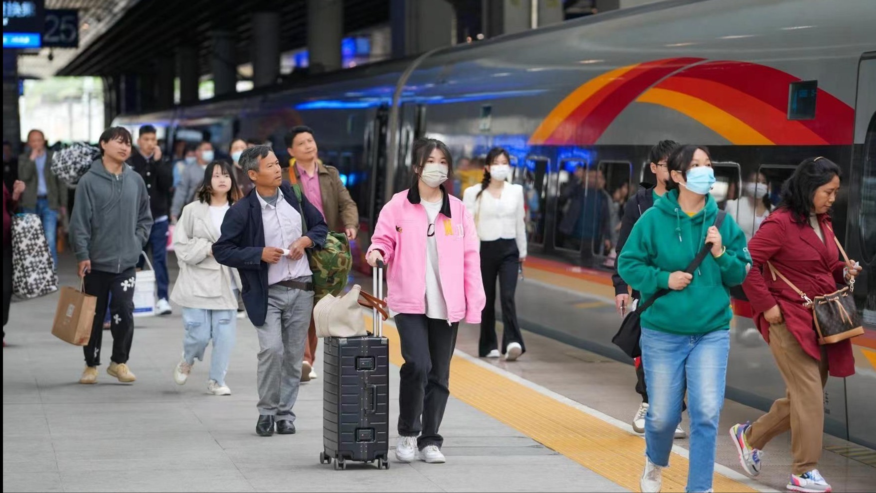 铁路成都局“五一”累计发送旅客1202.9万人次