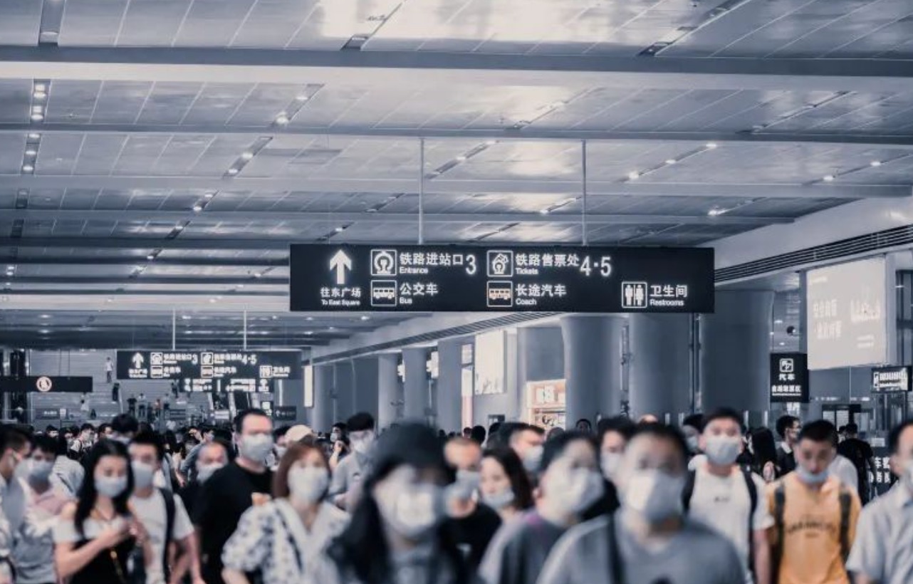今日，成都地铁全线网延时运营50-60分钟！