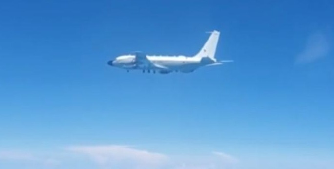 俄国防部：俄战机在黑海上空对英国军机实施伴飞