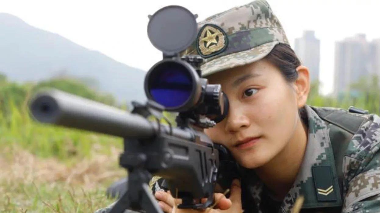 女兵应征报名，正在进行！