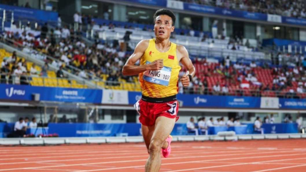 四川小伙杨克古获半程马拉松铜牌，中国队共斩获1银2铜