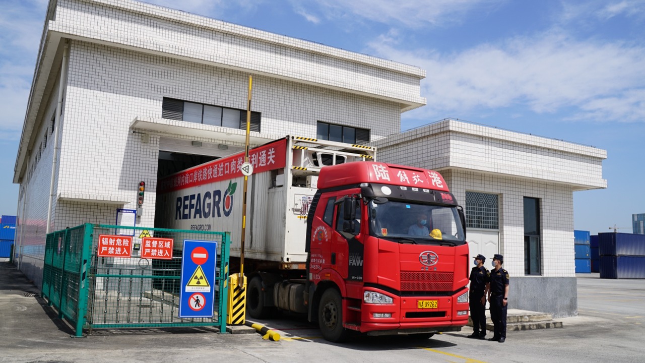 民营企业增长超两成 前8个月四川外贸进出口超6000亿元