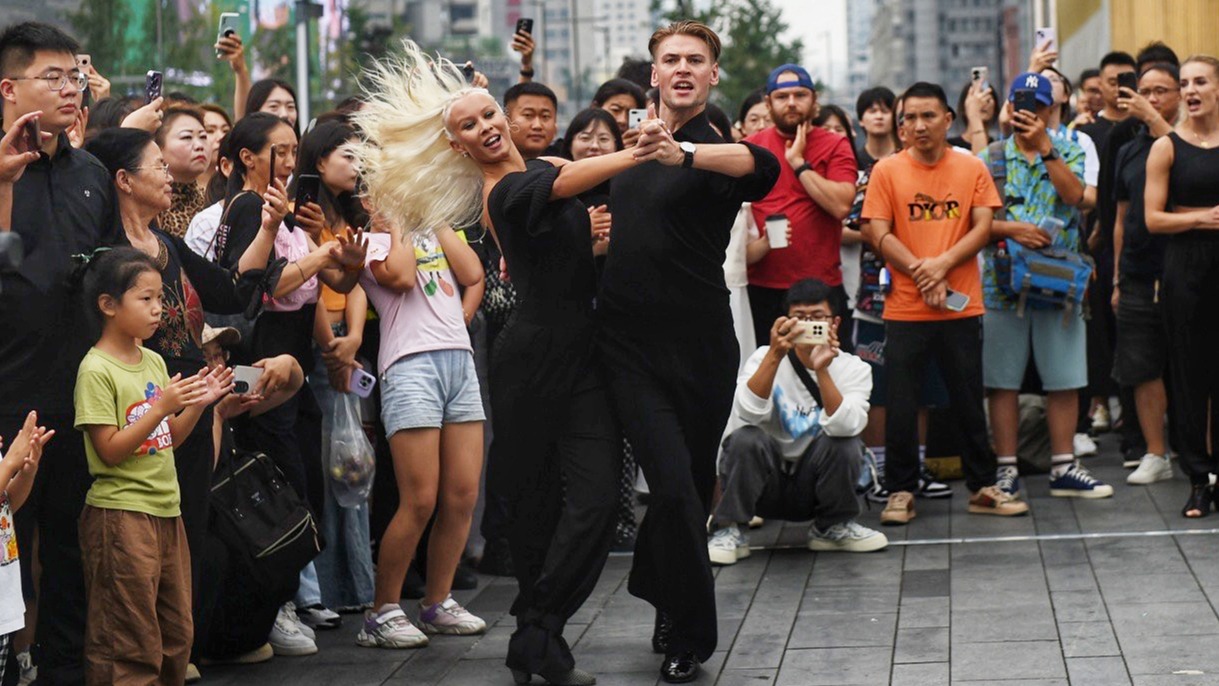 在成都街头遇见美好！美丽蓉城与世界共舞