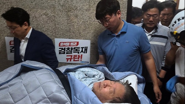 韩国国会通过针对最大在野党党首李在明的拘留同意请求书