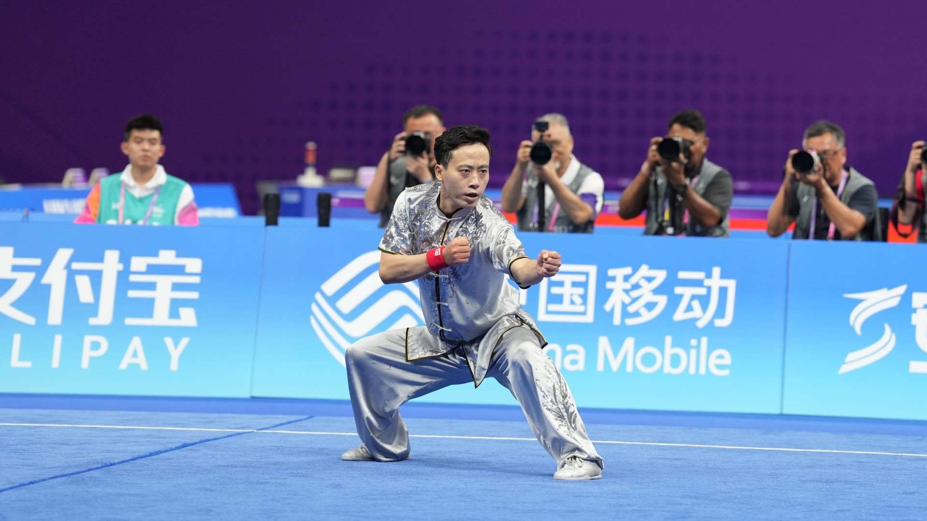 孙培原夺得杭州亚运会武术男子长拳金牌