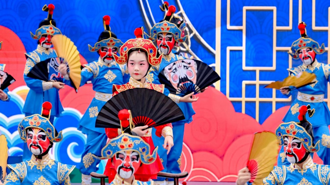 到成都街头走一走丨“文明伴我游·街头走一走” 成都市举办文明旅游主题宣传活动