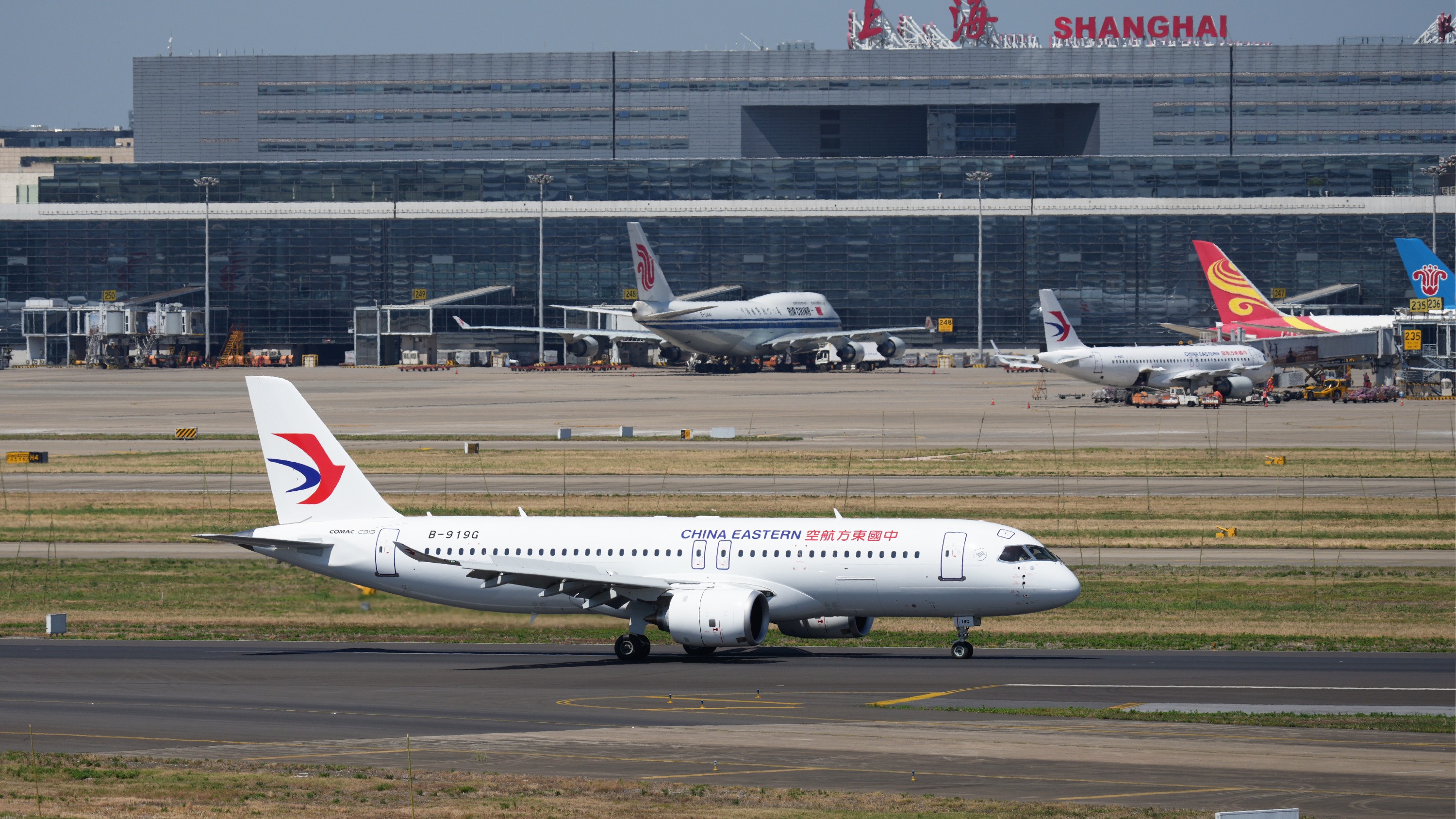 “上新”中！C919商运一周年 累计安全运行超6000小时