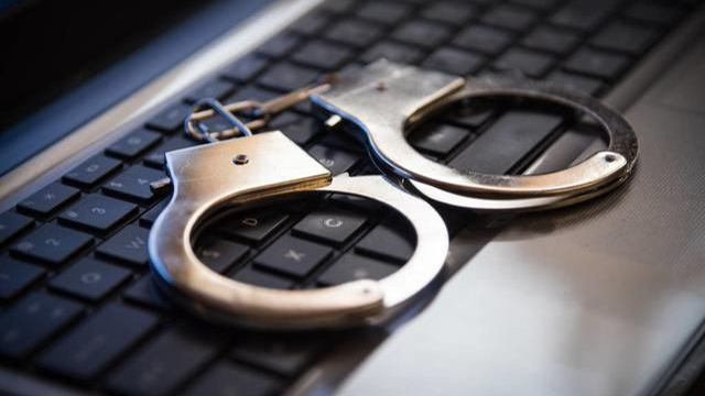出卖国家机密获利百万，一涉密单位公职人员被判无期徒刑