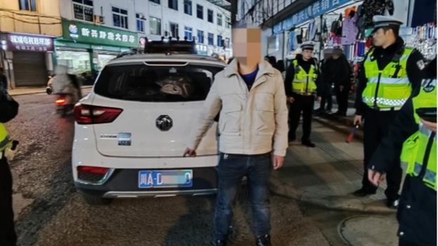 成都交警曝光酒驾、醉驾违法案例