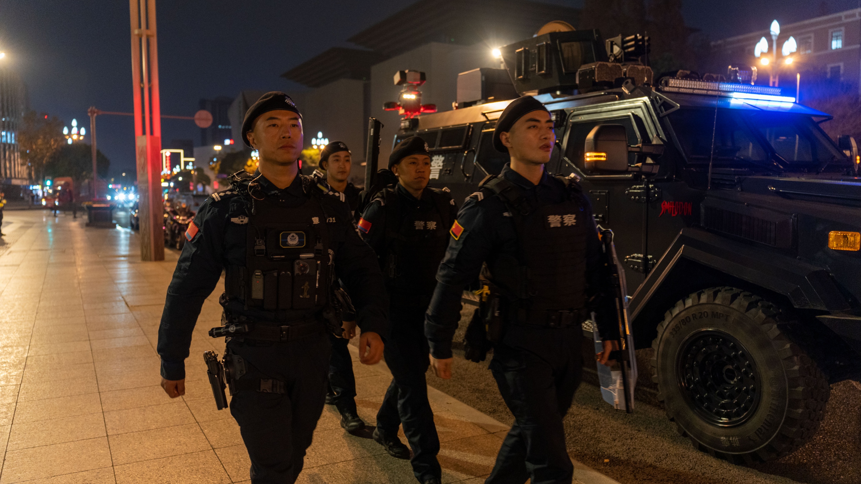 查处违法犯罪嫌疑人305名！成都公安深入开展冬季治安巡查宣防