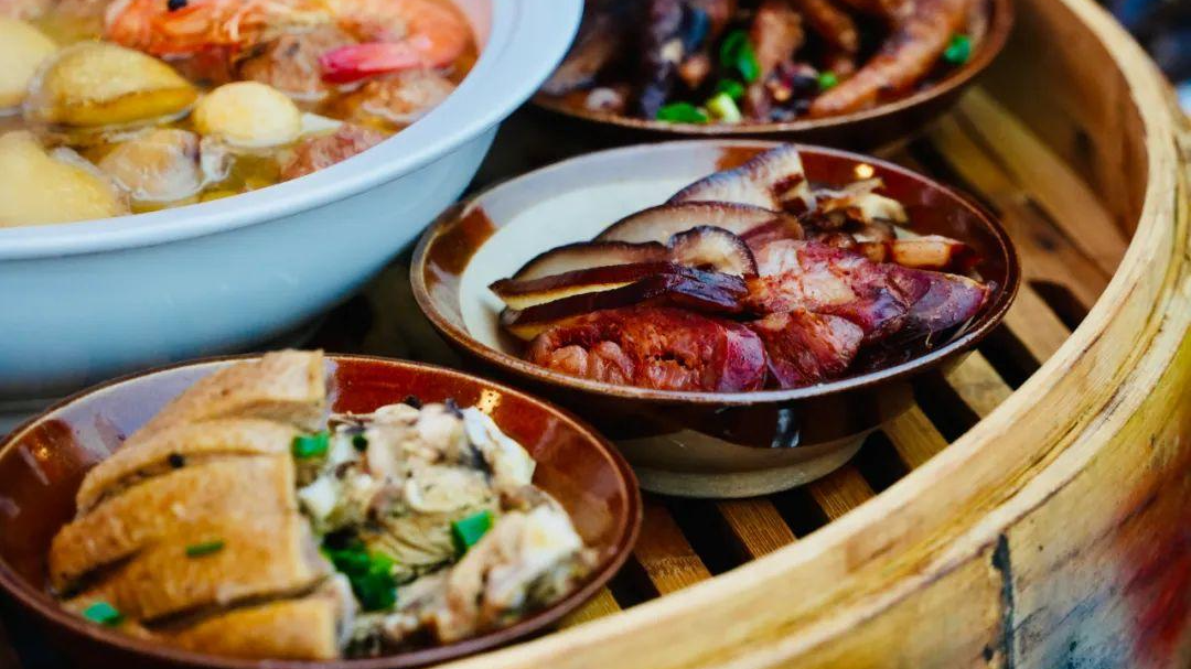 开席咯！小年夜天府大屋檐下年味满满，美食预警戳→