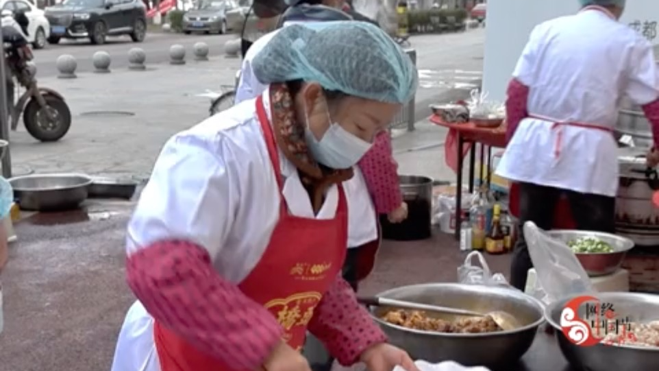 视频｜暖胃更暖心 新津有桌团年饭连续办了3年