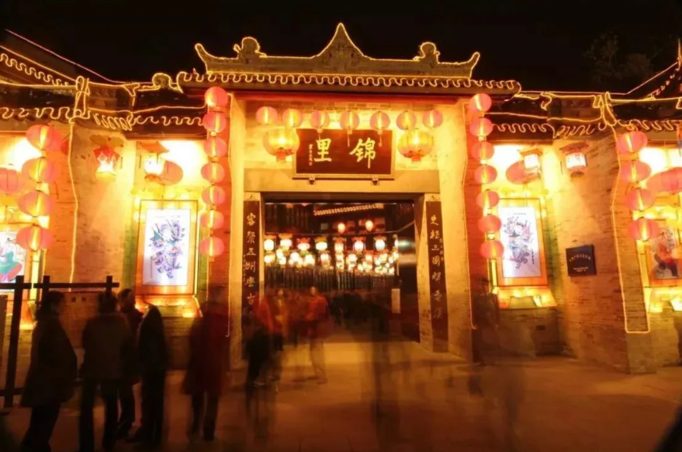 支付宝2025春节观察：中国年“非遗”热，成都上榜入境游客深度游城市