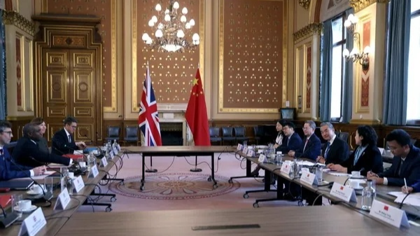 第十次中英战略对话取得积极成果