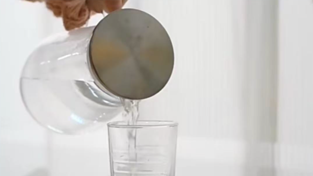喝水太多真的会“水中毒”？专家告诉你科学补水的正确姿势
