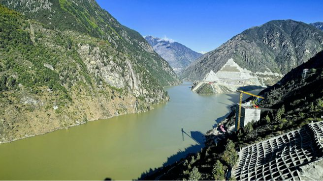 世界最高坝——双江口水电站完成首次蓄水