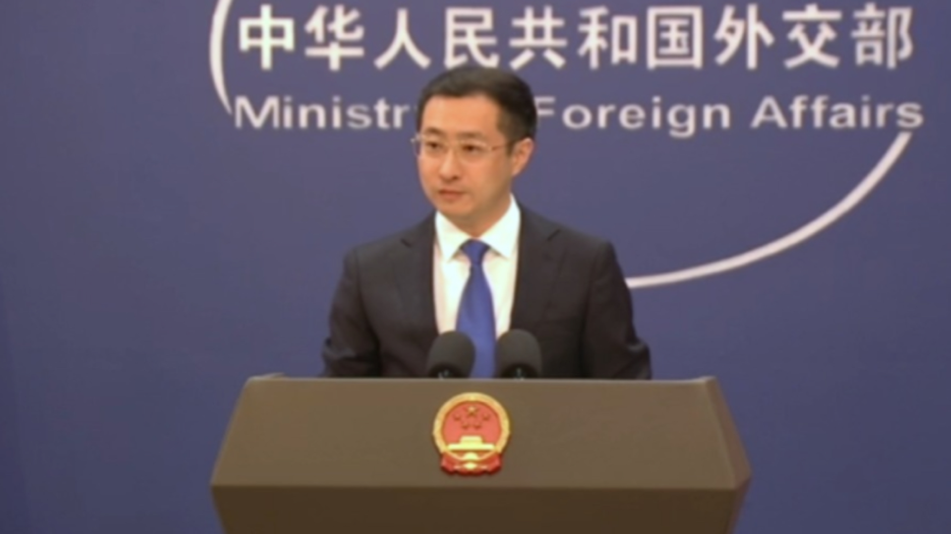 外交部：坚决反对美方对中国芯片产品和人工智能产业进行恶意封锁和打压