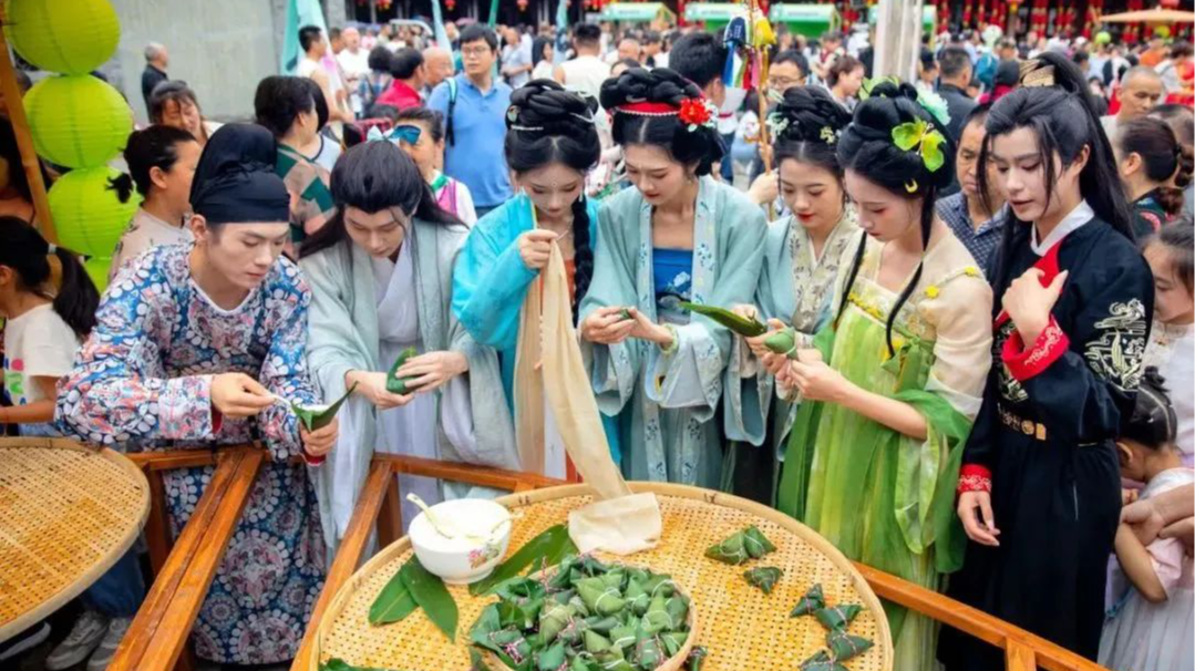 非遗食遇 聚飨天府 成都非遗节精彩抢先看→