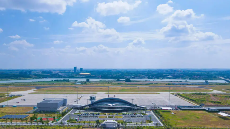 从“空域破冰”到“西部枢纽”‌ 成都淮州机场四年时间见证飞跃