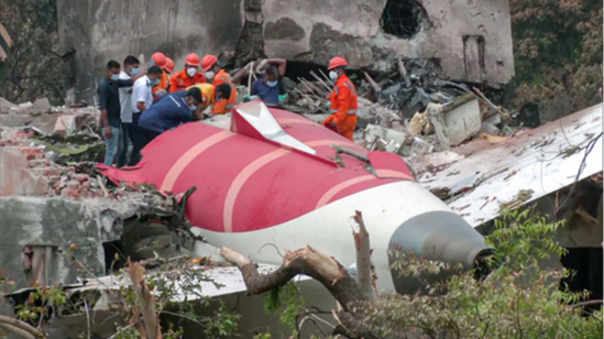 印度空难已确认210名遇难者身份，其中187人的遗体已移交给家属