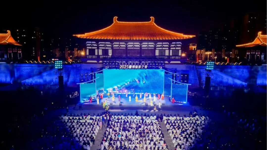 微博旅游之夜，成都斩获两项殊荣！