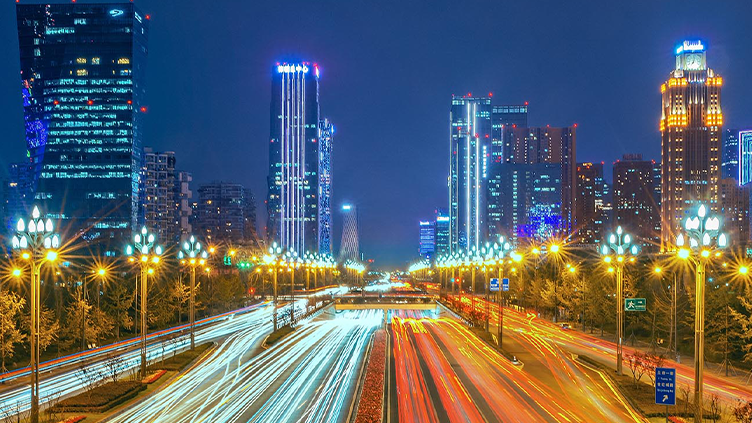 市城管委发布提示：受暴雨天气影响，今晚路灯推迟开灯