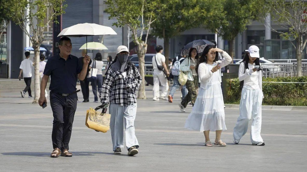 局地40℃以上！出门穿什么颜色衣服更凉快？