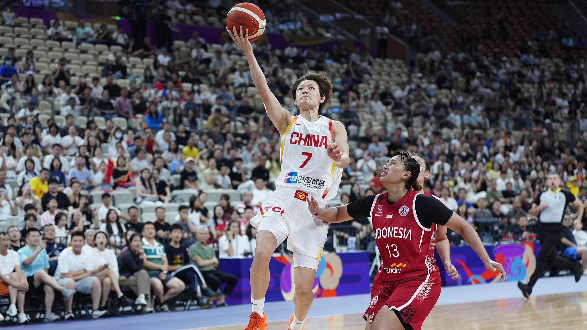 首战告捷！女篮亚洲杯中国110比59大胜印尼
