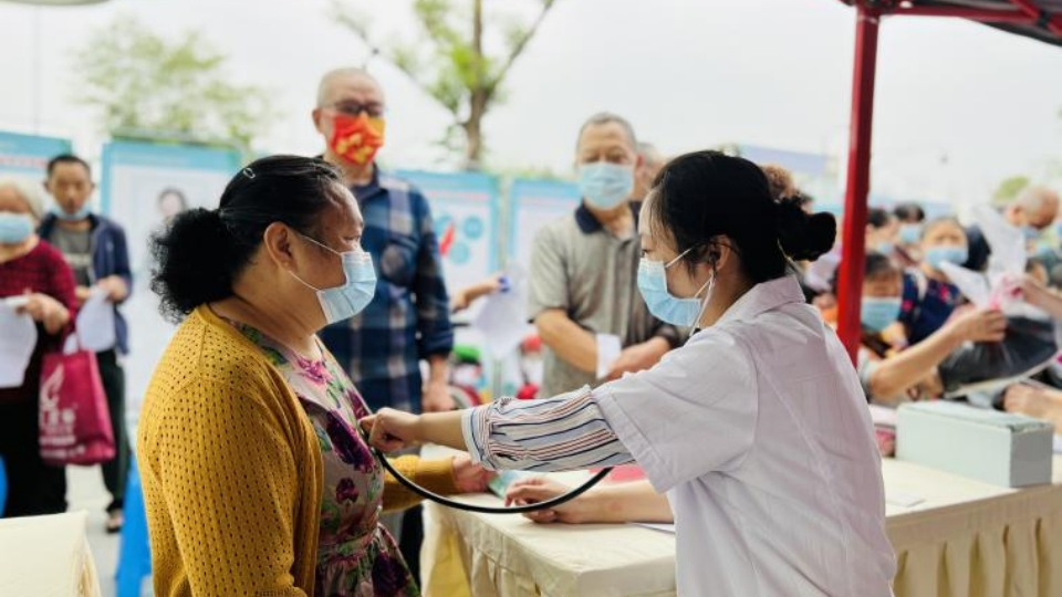 惠及三类人群！成都试点家庭医生医保签约服务