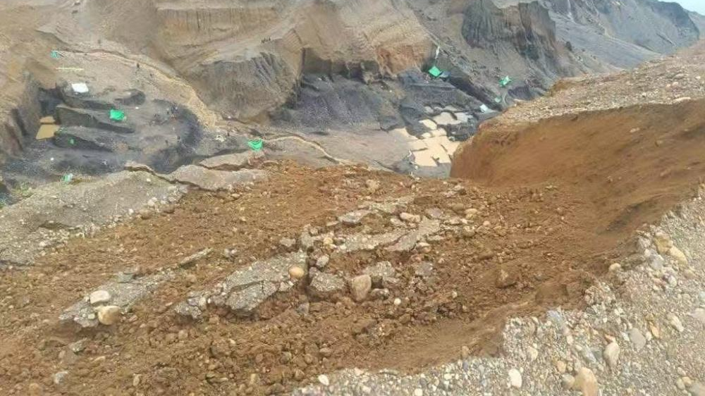 缅甸北部一玉石矿区坍塌 约20人失踪