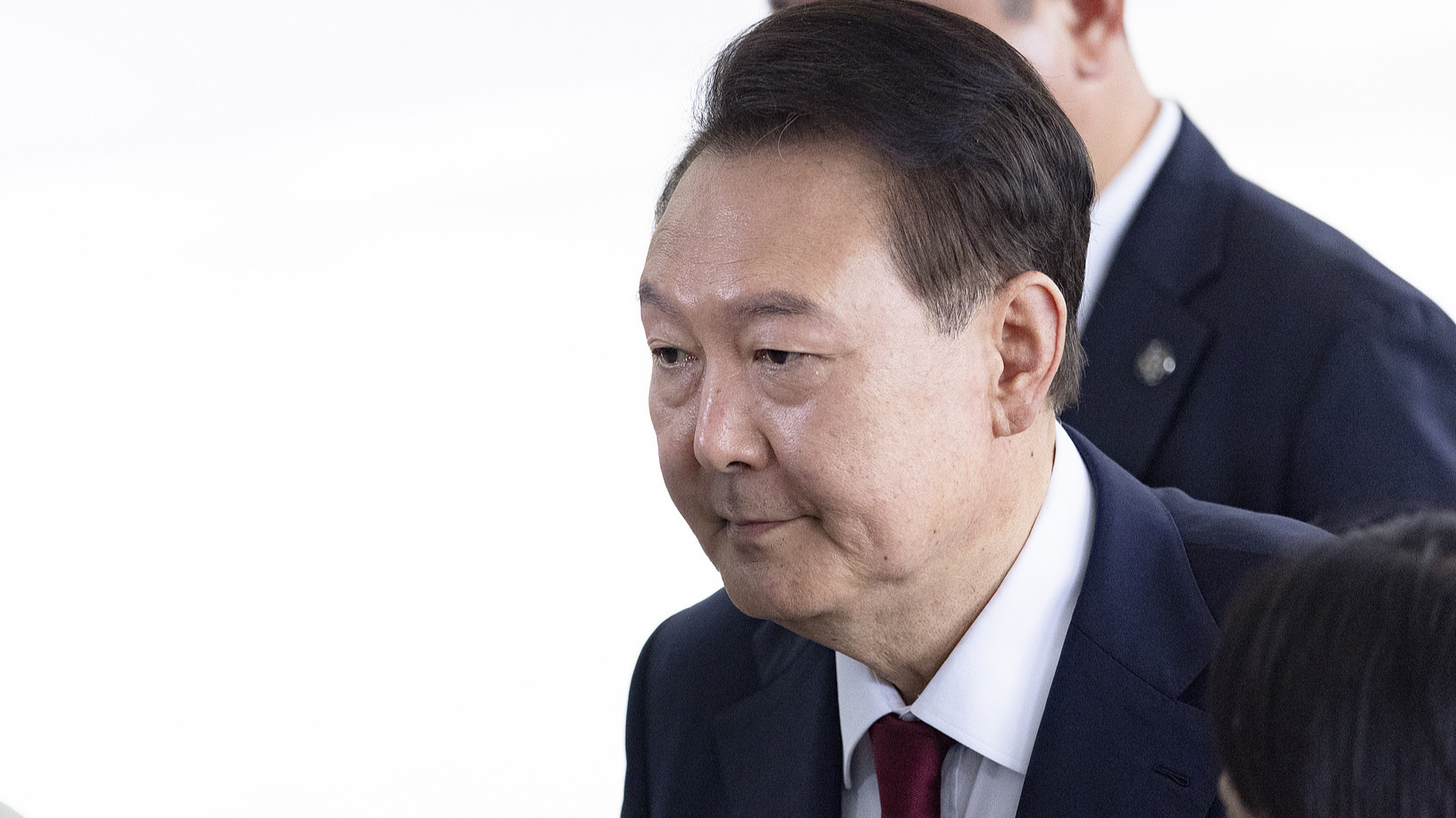 韩国法院对前总统尹锡悦下达拘捕令