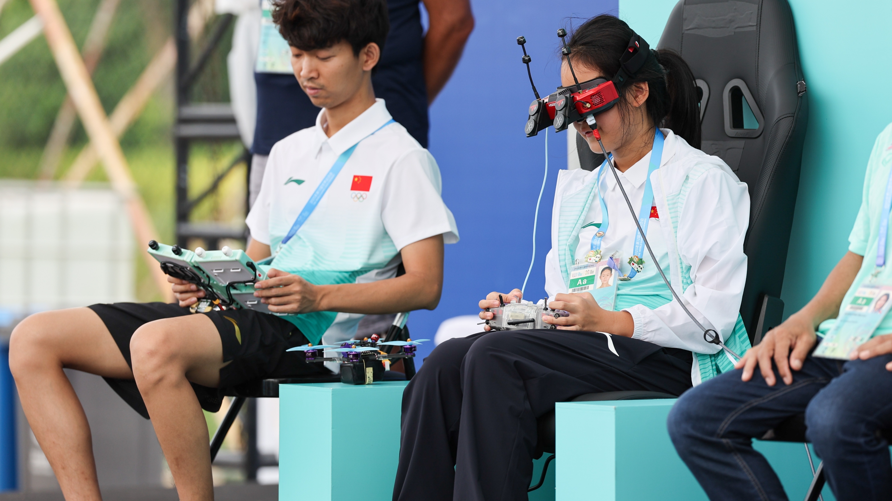 “空中F1”精彩上演 成都世运会无人机竞速开赛