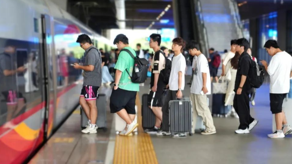 火车学生票优惠新政：动车组优惠票适用范围扩大，可享“折上折”