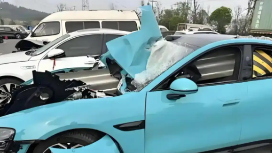 小米汽车司机超车致4死，审理时开出贫困证明？官方通报