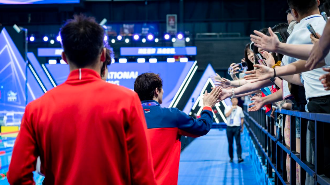 2025全国游泳锦标赛将在成都东安湖开赛！“冠军视角”专享坐席与运动员“零距离”接触