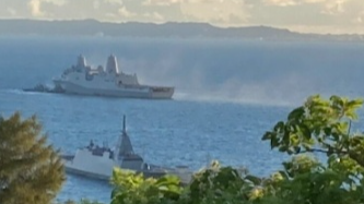 一驻日美军大型舰艇突发火灾