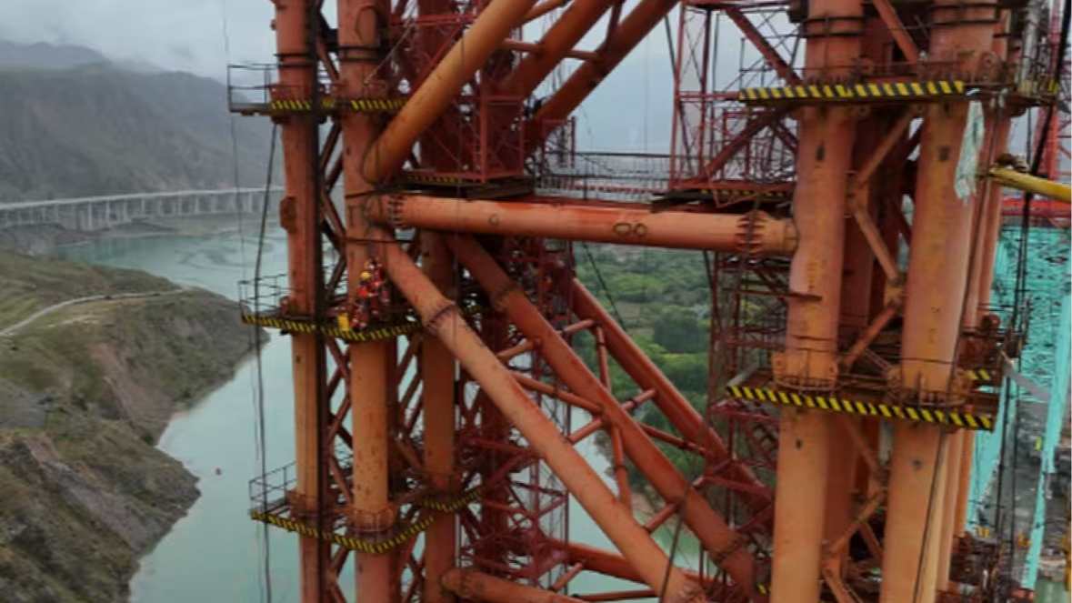 川青铁路尖扎黄河特大桥施工绳索断裂事故致12人死亡 4人失联