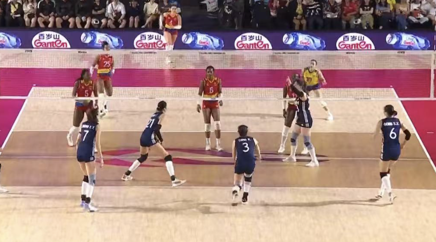 两连胜！中国女排战胜哥伦比亚女排