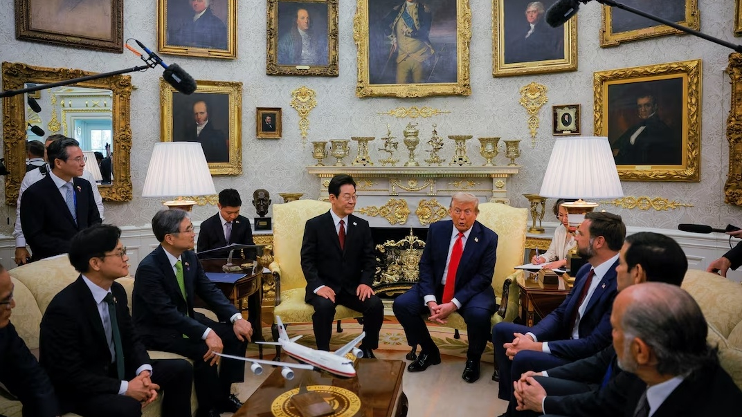 想见金正恩、考虑从韩国买船 特朗普见李在明都说了啥？一文了解→