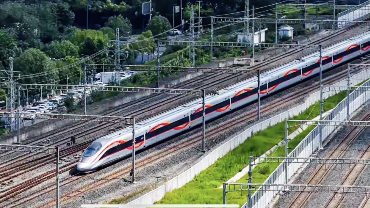 累计发送旅客9380.2 万人次！成都局暑运“成绩单”亮眼 创历史同期最高纪录